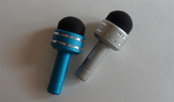 Fackel Design Mini Stylus Touch Pen als staubdichte Stecker für alle 3,5 mm Kopfhöreranschluss